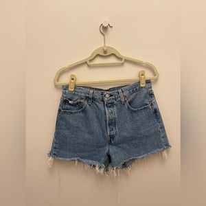 Levi’s 501 High Rise Shorts, Medium Wash, Size 28